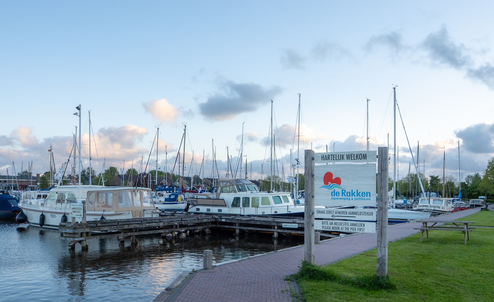 Aquacamping & Jachthaven de Rakken