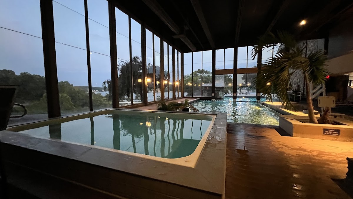 Lodge of the Four Seasons Marina