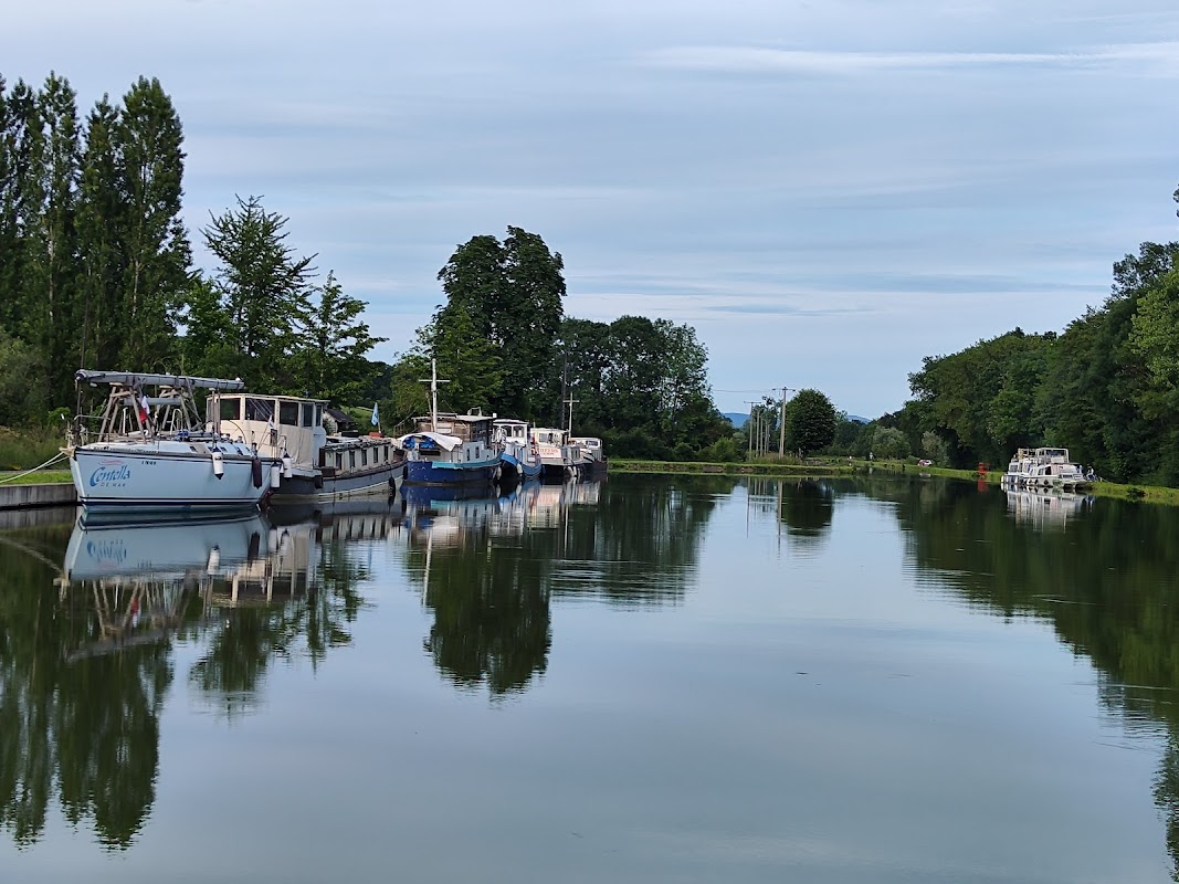 Halte Nautique de Cercy la Tour