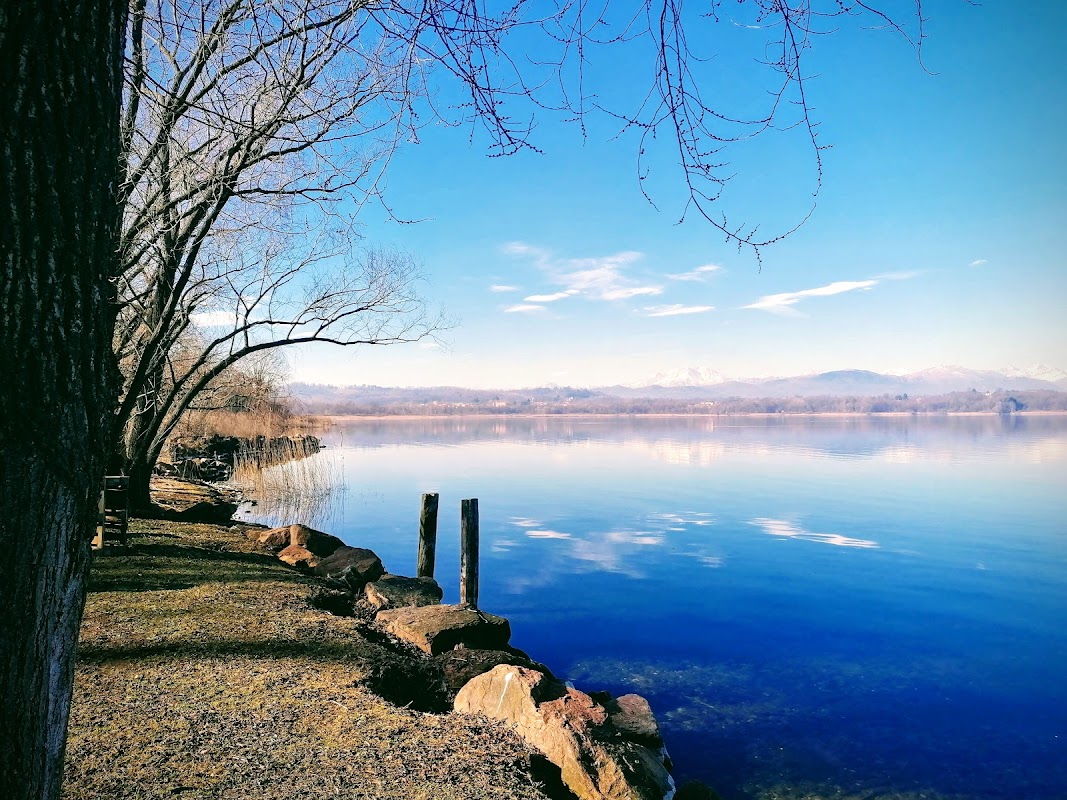 Porticciolo di Cazzago Brabbia