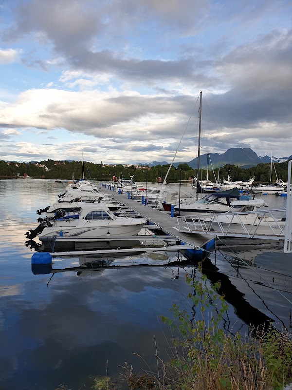 Valderøy småbåthavn