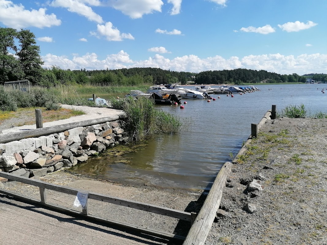 Pitkäsalmen venevalkama