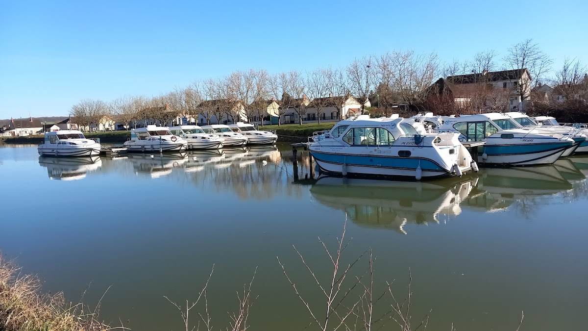 Halte Nautique de Plagny