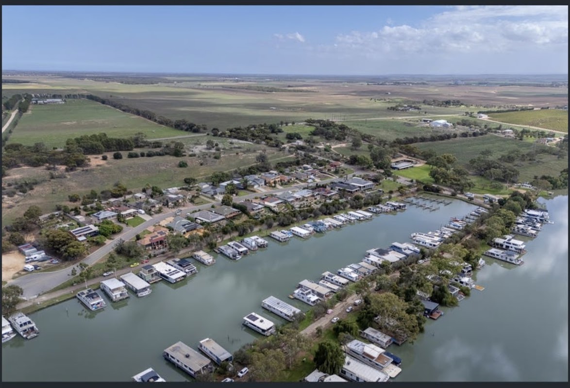 Habel Landing Houseboat Moorings