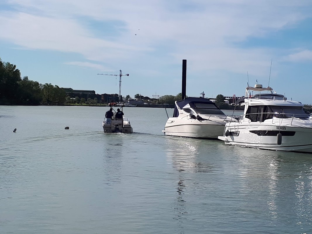 Luni Yachting