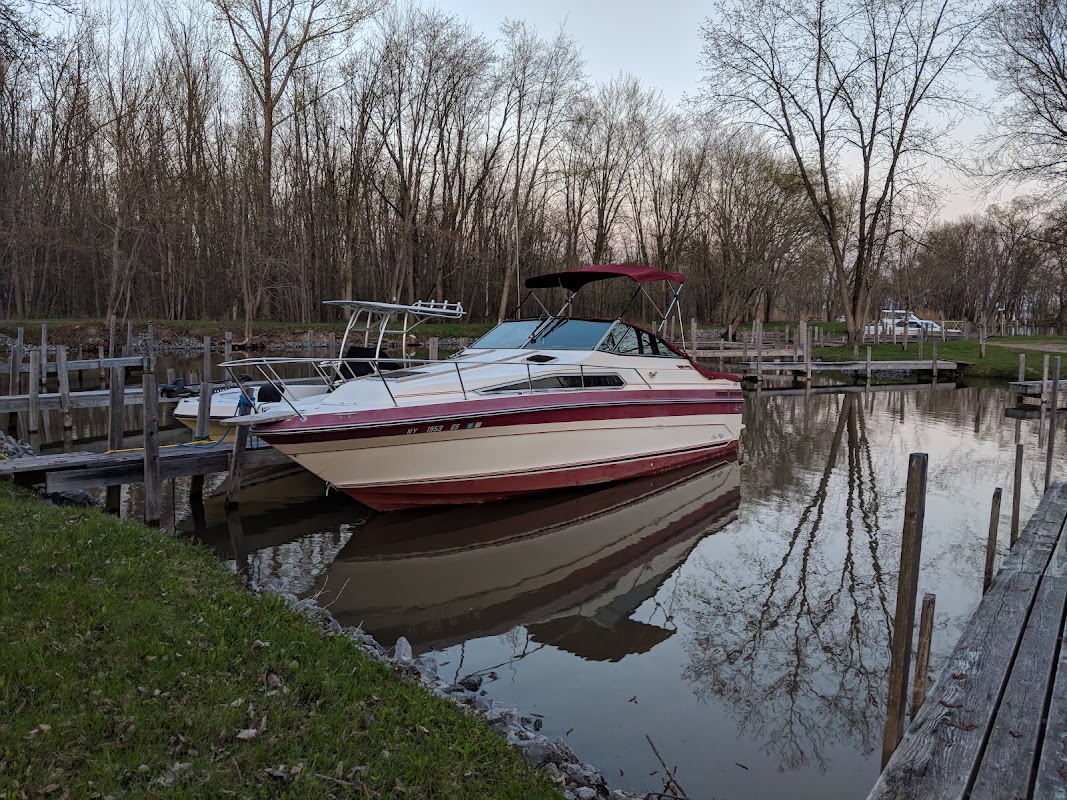 Bradbury's Boatel