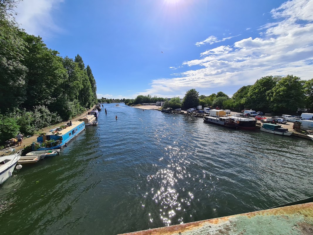 Platts Eyot Moorings