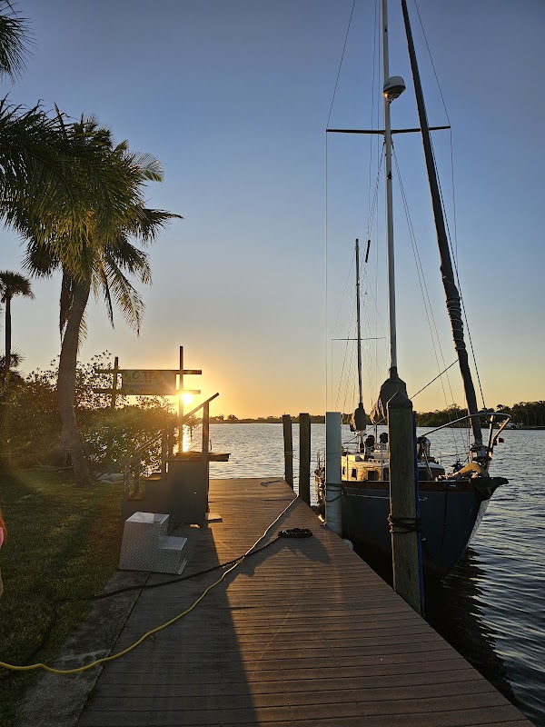 Caloosa Yacht & Racquet Club Marina