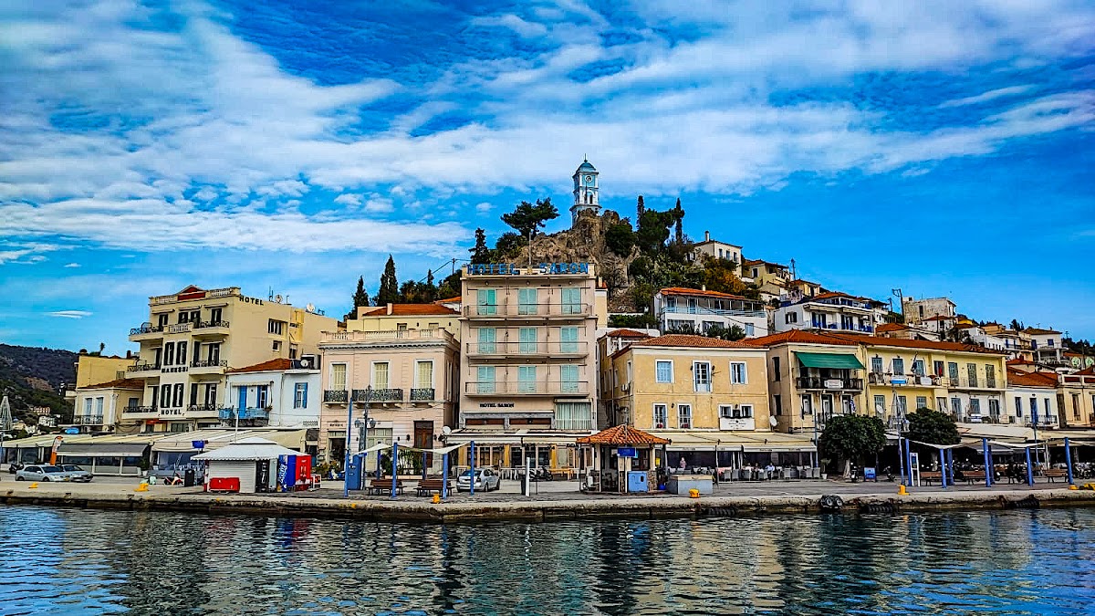 Poros Marina