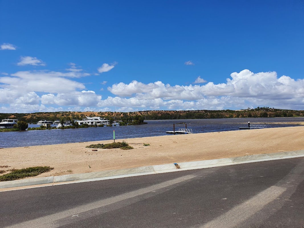 Mannum Marina