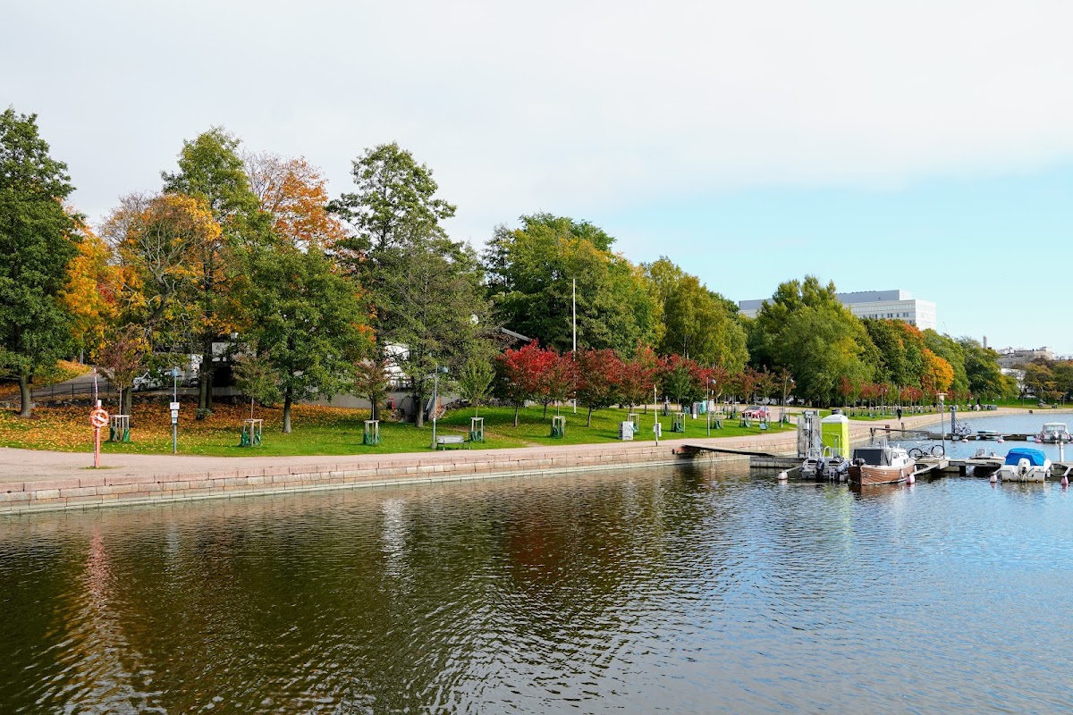 Eläintarhanlahden venesatama