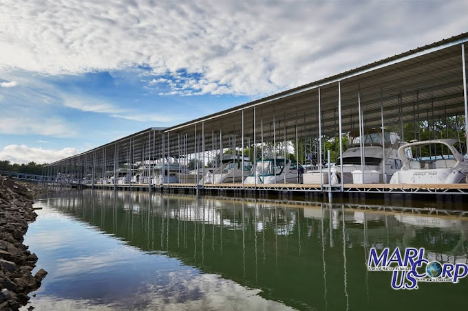 222 Yacht Club