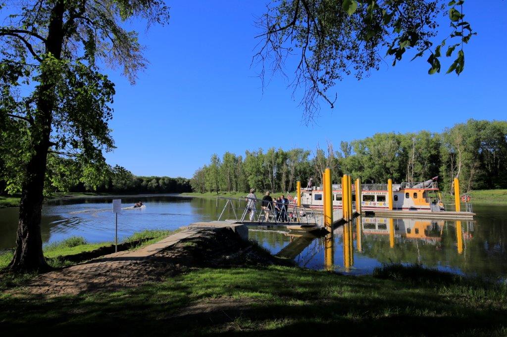 Przystań rzeczna