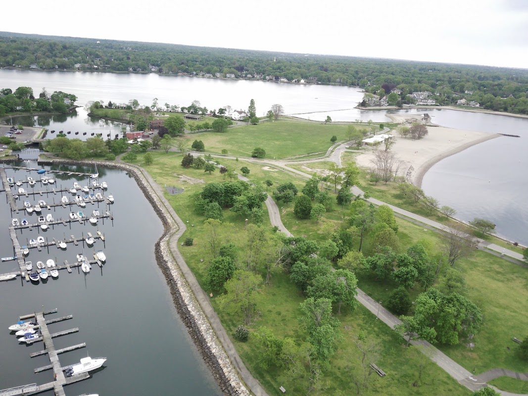 Cove Island Marina