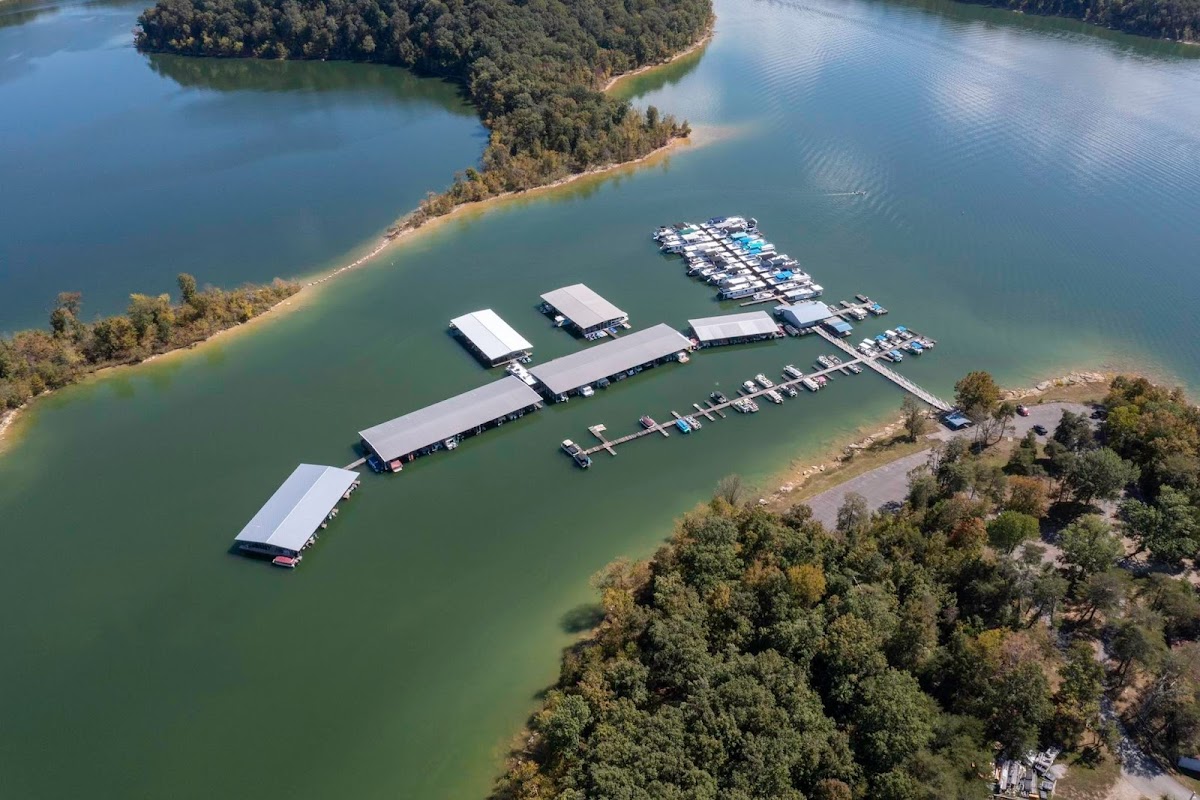 Moutardier Marina