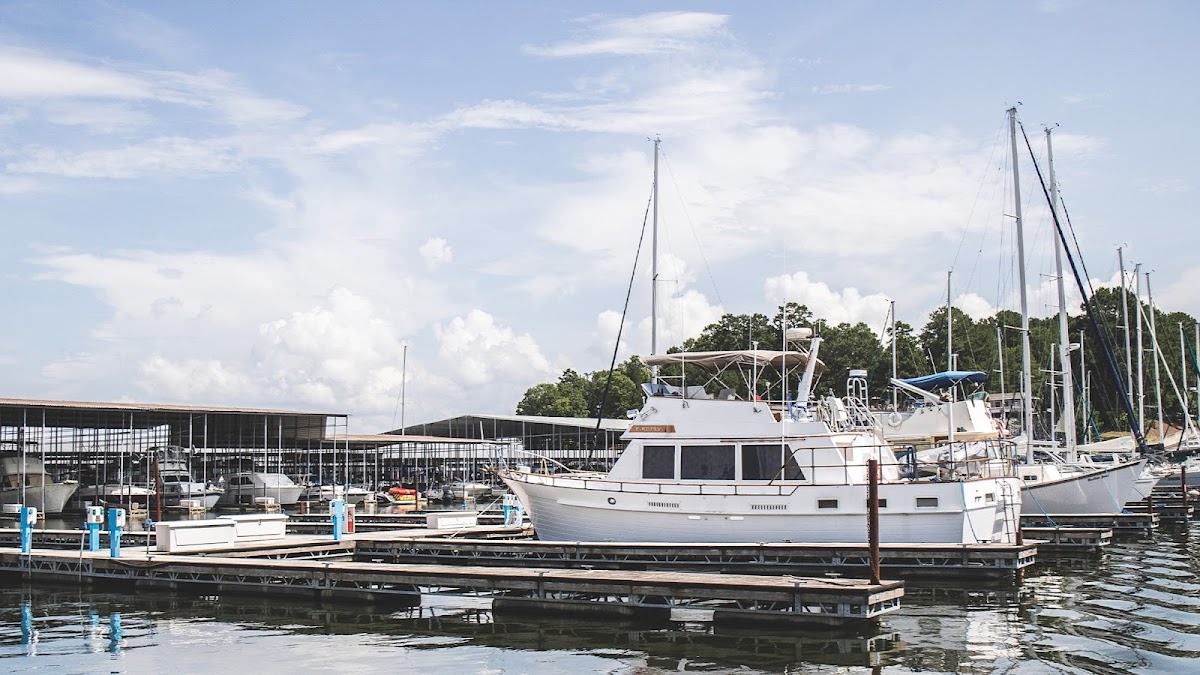 Aqua Yacht Harbor