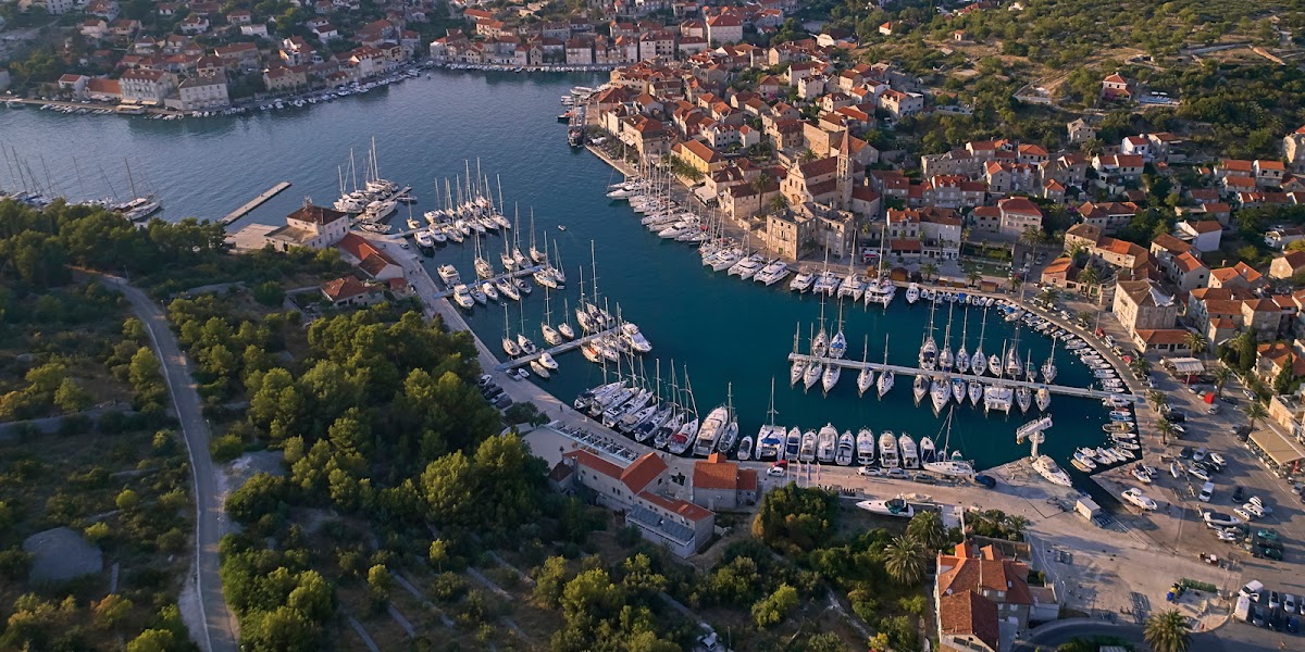Milna Marina Brac