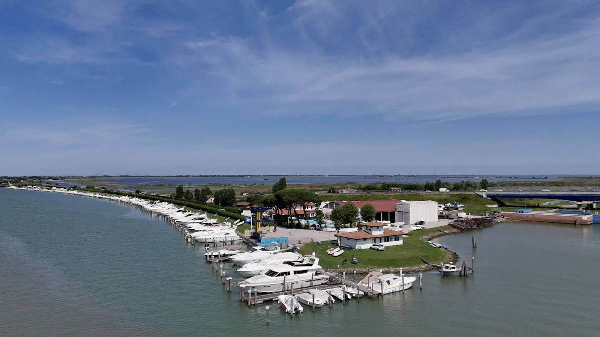 Club Nautico Miralago