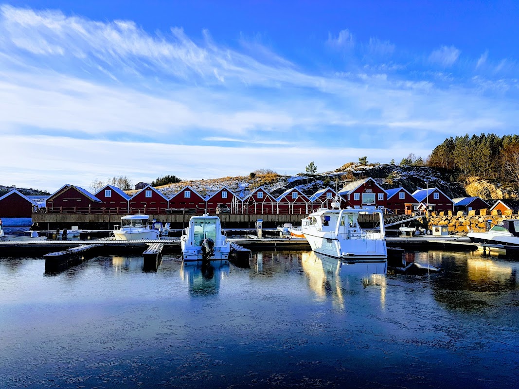 Nausthylla småbåthavn